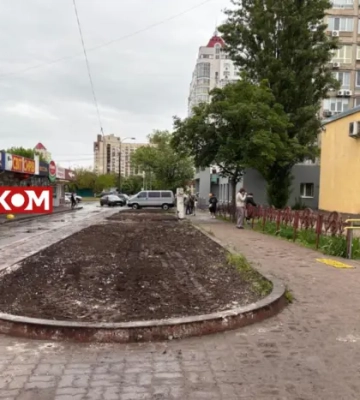 Територія біля метро «Мінська» змінилася до невпізнаваності (фоторепортаж)