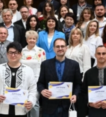 На Закарпатті визначили найкращого вчителя хімії України «Учитель року – 2025»