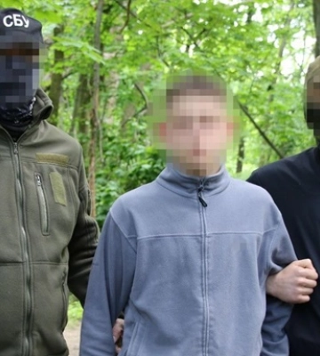 В Киеве задержали подростка, который собирался взорвать ТЦК В Киеве задержали подростка, который собирался взорвать ТЦК