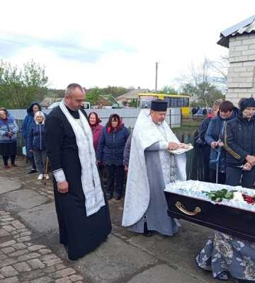 Із загиблим воїном попрощалися в Долинській громаді 