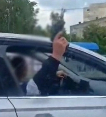 На Дарниці чоловіки влаштували стрілянину з авто – їх затримали в ресторані