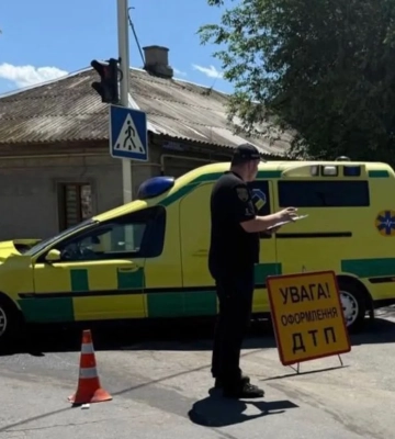 В Ізмаїлі сталася ДТП за участю карети швидкої допомоги та легковика: загинула жінка