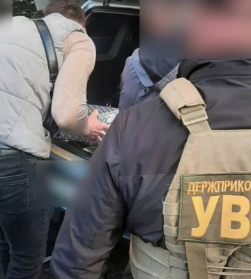 На Прикарпатті затримано військовослужбовця Чернівецького загону, який зливав інформацію з баз даних Держприкордонслужби