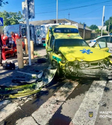 В Ізмаїлі сталася ДТП за участю карети швидкої допомоги та легковика: загинула жінка