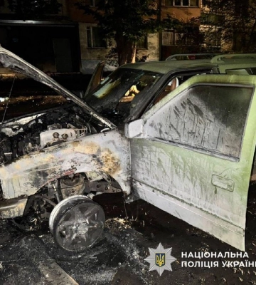 У Харкові школярка підпалила дві автівки ЗСУ