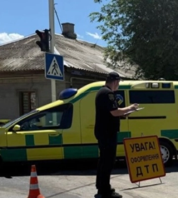На Одещині «швидка» зіткнулася із легковиком, загинула жінка