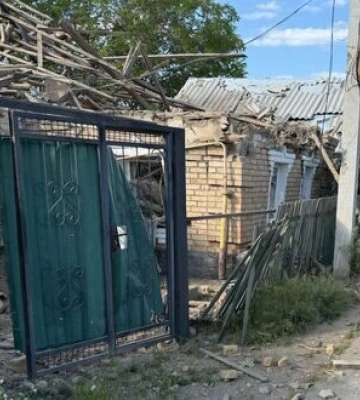 Росіяни атакували Дніпропетровщину артилерією і FPV-дронами: понівечено підприємство та 4 приватні будинки. ФОТОрепортаж