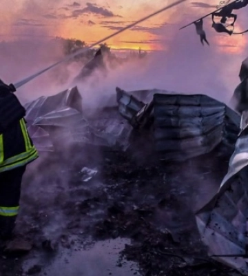 На Харківщині ліквідували масштабні пожежі після ворожих ударів