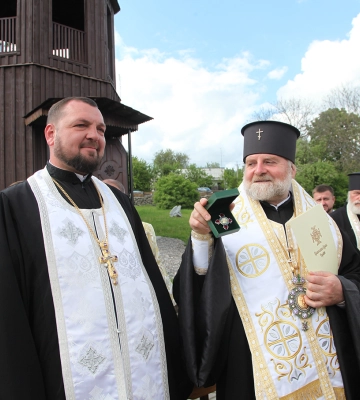 У центрі Холодного Яру на Черкащині освятили дзвіницю (ФОТО)