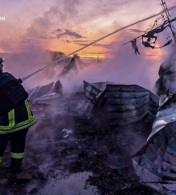 На Харківщині ліквідували масштабні пожежі після ворожих ударів
