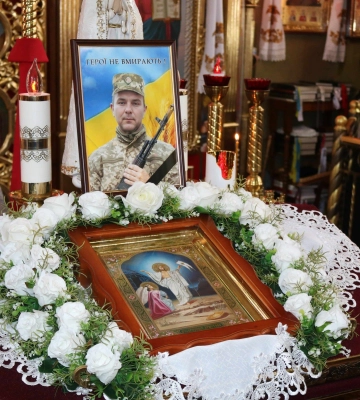 Навіки 31: громада на Волині провела в останню путь воїна Юрія Янюка