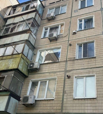 Пошкоджено будинки та автівки: ворог атакував дві громади Дніпропетровщини