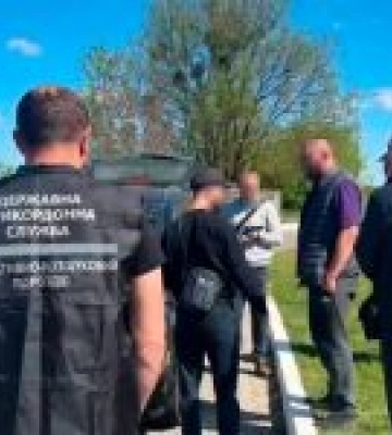 На Волині викрито схему контрабанди авто під виглядом гуманітарки