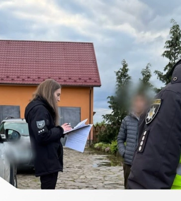У Надвірній п’яний водій збив жінку і втік