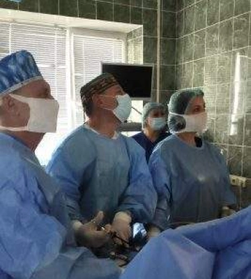 Миколаївські хірурги врятували 81-річну пацієнтку від гігантського абсцесу печінки малоінвазивним методом