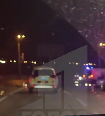Масова ДТП у Дніпрі: внаслідок зіткнення чотирьох авто постраждав поліцейський (ВІДЕО)