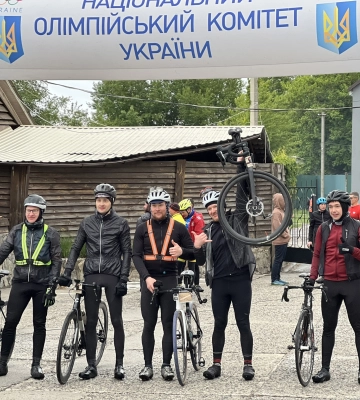 “Лишалося крутити педалі і терпіти”: як черкаські рандоннери під дощем долали добовий марафон (ФОТО) “Лишалося крутити педалі і терпіти”: як черкаські рандоннери під дощем долали добовий марафон (ФОТО)