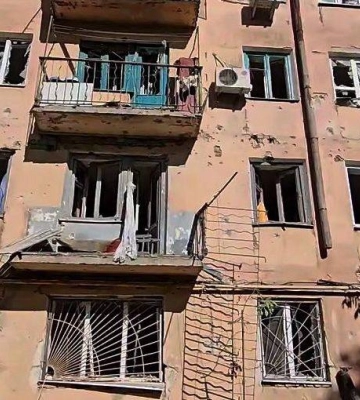 Удар по маршрутке в Херсоне — пятеро раненых Удар по маршрутке в Херсоне — пятеро раненых