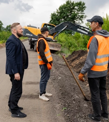 Від початку року на Полтавщині оновили понад 100 тисяч м² дорожнього покриття Від початку року на Полтавщині оновили понад 100 тисяч м² дорожнього покриття
