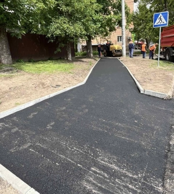 У Черкасах на Хімселищі з’явився новий тротуар (ФОТО)