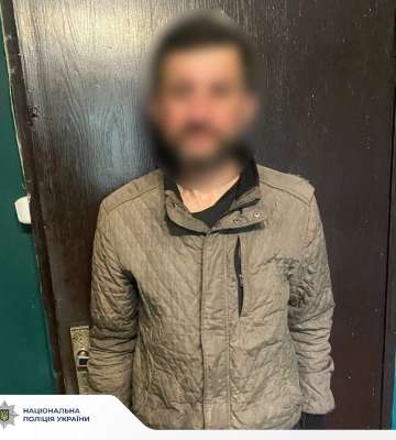 У Харкові поліцейські затримали злочинця, який на вулиці побив та пограбував жінку