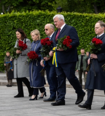 До Києва приїхав єврокомісар з оборони