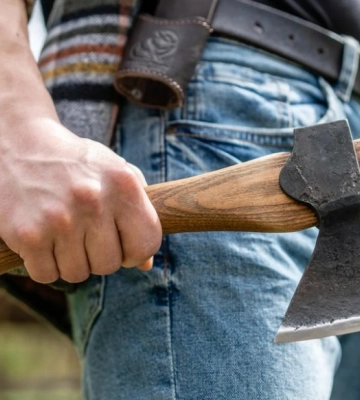 На Вінниччині повідомлено про підозру чоловіку, який звіряче вбив власну сестру
