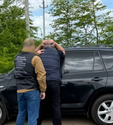 11 тисяч доларів за переправлення чоловіків до Молдови — на Одещині викрили організатора
