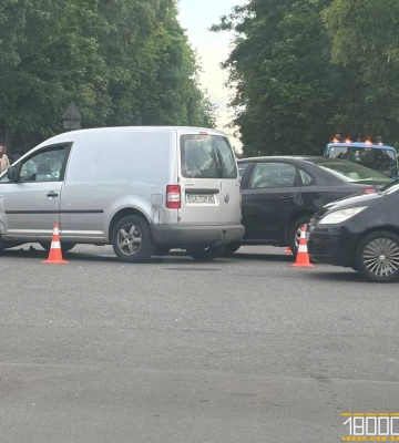 На горезвісному перехресті у центрі Черкас сталася ДТП між двома авто