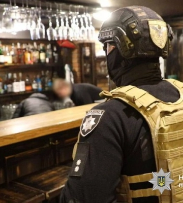 У Черкасах повідомлено про підозру чоловіку, який побив двох дівчат у ресторані
