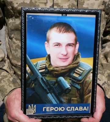 Роменська громада попрощалася із героєм Олександром Марченком Роменська громада попрощалася із героєм Олександром Марченком