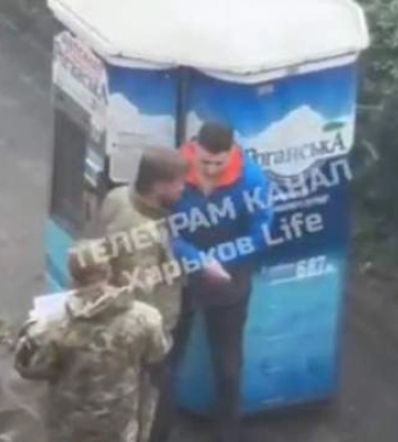 В Харькове работник ТЦК получил подозрение от полиции за то, что ударил мужчину в живот