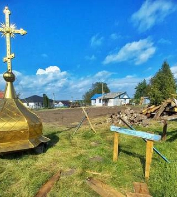На Рівненщині бензопилами порізали церкву 18 століття