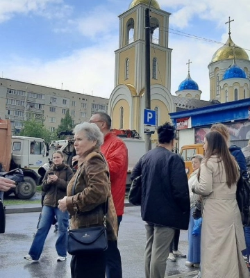 У Хмельницькому через приїзд предстоятеля УПЦ Онуфрія біля Свято-Миколаївського собору протестують люди: що відомо