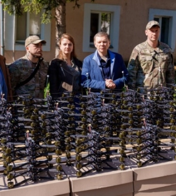 Вінниця передала бійцям «Азову» 150 FPV-дронів