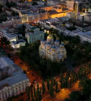 Повітряна тривога, масштабна пожежа на ТЕЦ та обмеження для водіїв: що сталося у Києві в ніч проти 22 травня