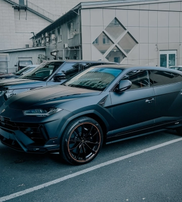 В Киеве засветился новейший кроссовер Lamborghini с "дьявольской" мощностью 