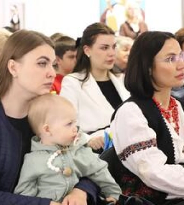Сімʼям 33 полеглих воїнів вручили відзнаки «Захисник України — Герой міста Полтава»