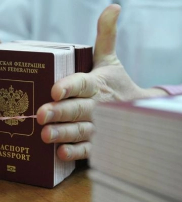 В Мелитополе оккупанты начали оформлять российские загранпаспорта в МФЦ — сколько стоит и что для этого нужно