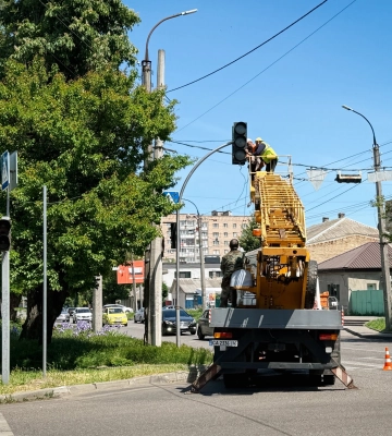 У Черкасах на одному з перехресть оновили світлофори (ФОТО)