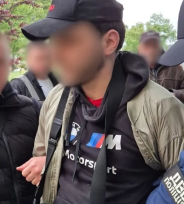 У Києві власник барбершопу допомагав клієнтам тікати від мобілізації за кордон