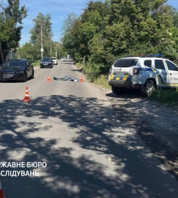 У Дніпрі суддя на мотоциклі збив пішохода. Постраждалий загинув