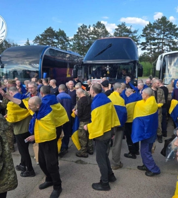 З полону рф звільнили 390 українців. Це перша частина обміну 1000 на 1000, - Зеленський
