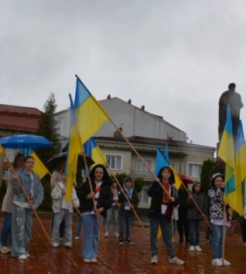 Після трьох років полону: до Надвірної повертається військовослужбовець Володимир Алєксєєв