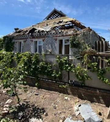Російські окупанти атакували Дніпропетровщину дронами та били з артилерії, є постраждала