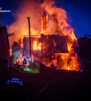 На Львівщині згорів двоповерховий будинок