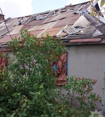 Доба на Запоріжжі: ворог обстріляв 12 населених пунктів, двоє людей зазнали поранень. ФОТОрепортаж