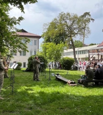 Оркестр ОК «Захід» виступив для пацієнтів Рівненського обласного госпіталю ветеранів війни (ФОТО)