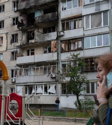 У Києві через російську атаку пошкоджені дев&#039;ять будинків, дві школи, поліклініка та пошта