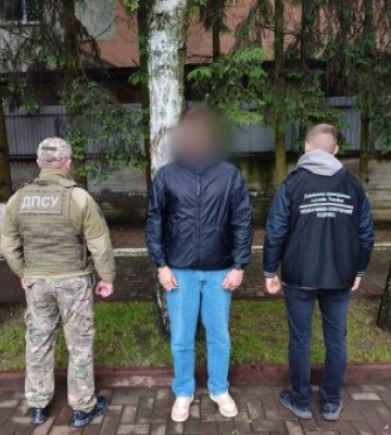 "6 тисяч за ніч у Тисі": на Закарпатті затримали переправника, який покинув клієнта на півдорозі до Румунії